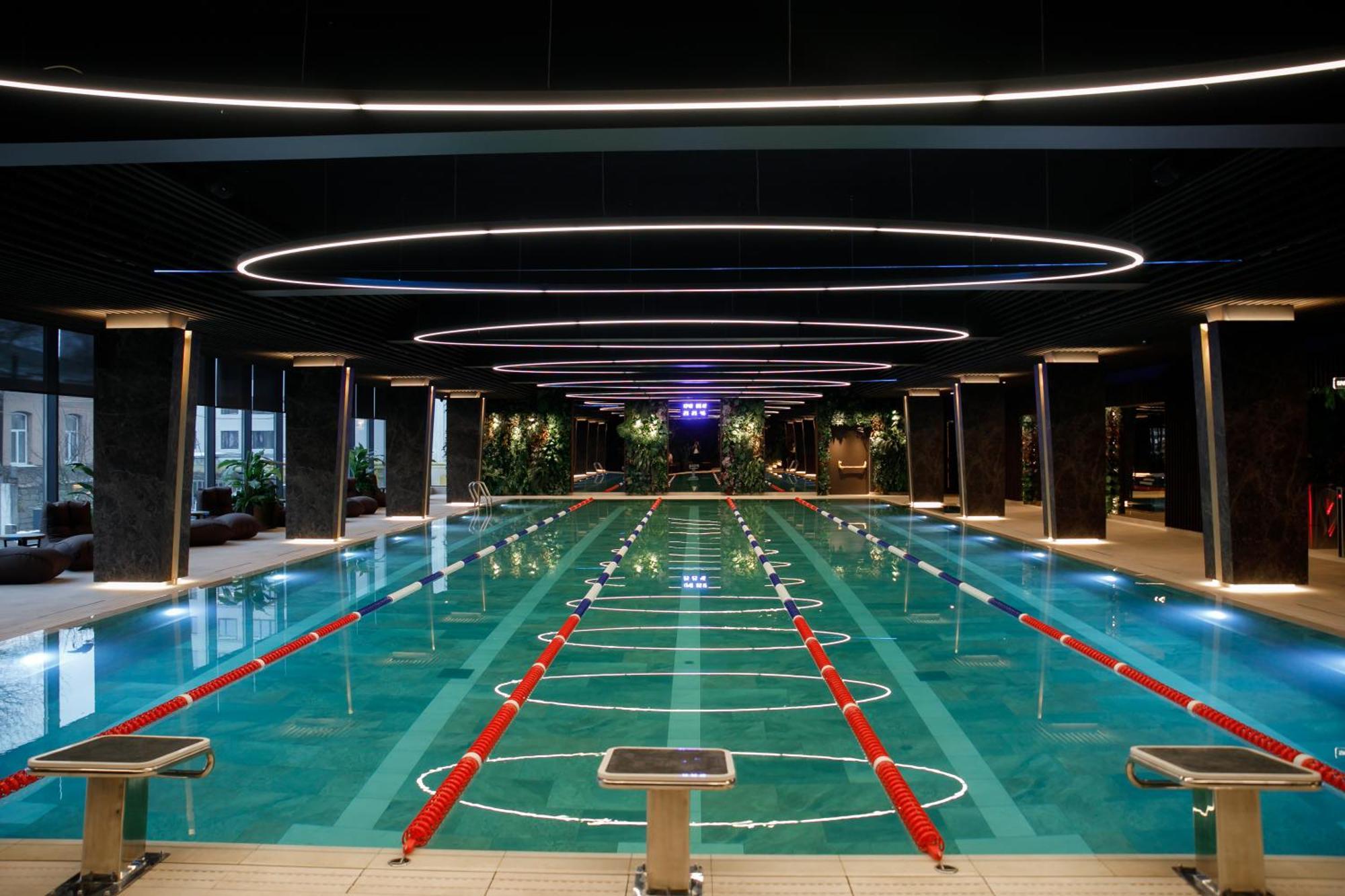 Tsunami Spa Hotel Dnipro Exteriör bild
