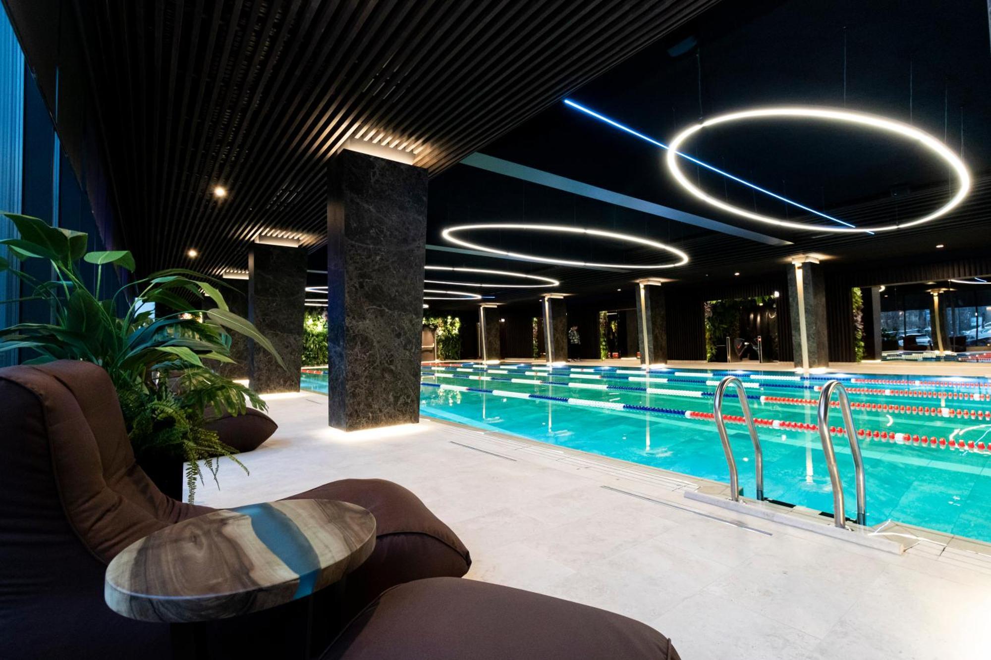 Tsunami Spa Hotel Dnipro Exteriör bild