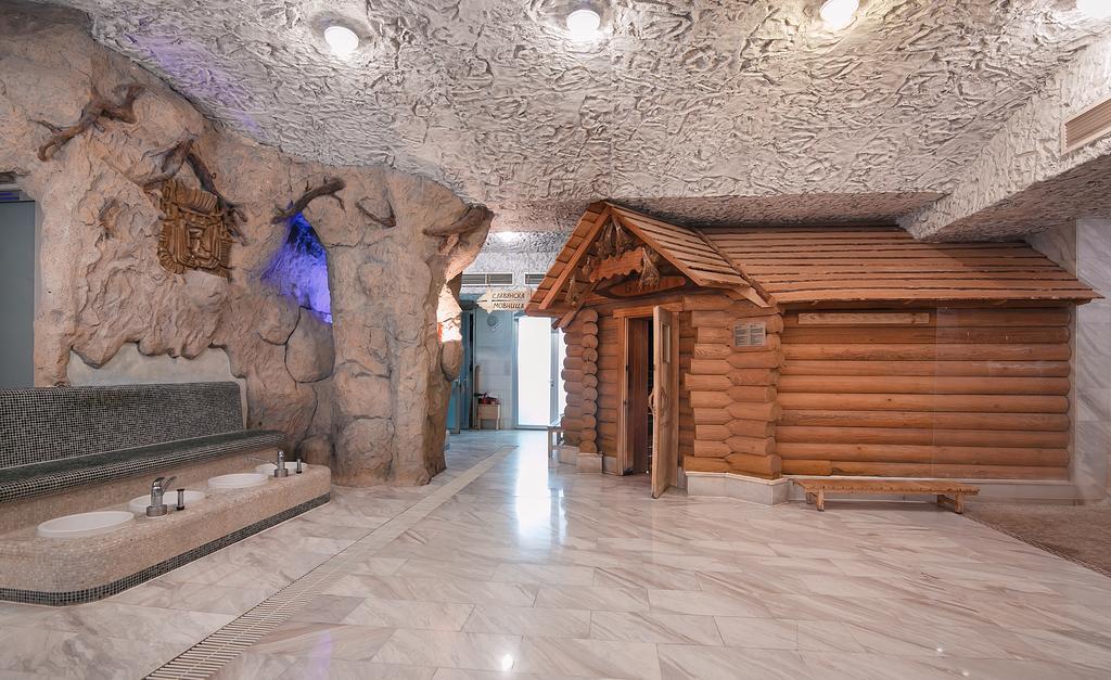 Tsunami Spa Hotel Dnipro Exteriör bild