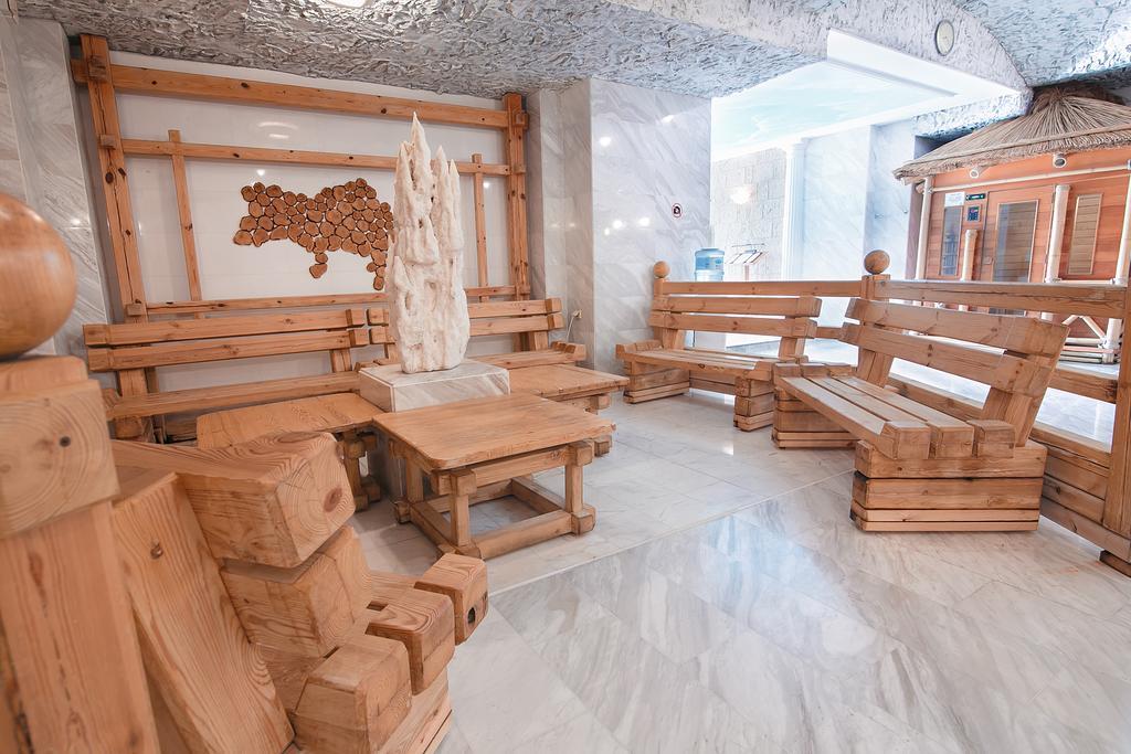 Tsunami Spa Hotel Dnipro Exteriör bild